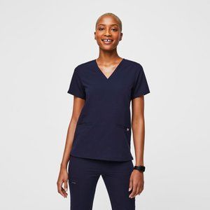 FIGS Casma™ Three-Pocket Scrub Top